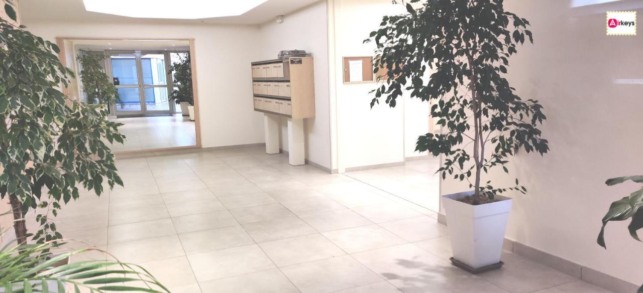 Grand Studio Azur Avec Terrasse - Vieil Antibes Ngoại thất bức ảnh